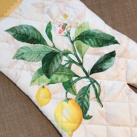 NWOT oven mitt - Picture 2 of 8